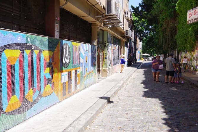 Half Day Walking Tour Discovering Palermo Soho & Graffiti in Buenos Aires - Santa Rosa and the dancing couple mural