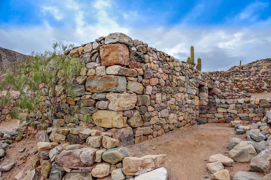 Hornocal: Tour of the 14 Colors Mountain & Humahuaca´s Gorge - Humahuaca before the 4x4 climb