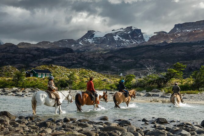 Horse Back Riding Expedition - From El Calafate to Puerto Bandera at 7:30 a.m.