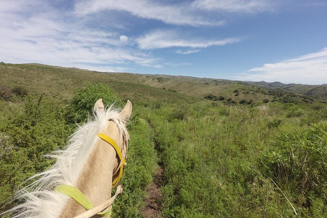 Horseback riding through the Sierras - The old ranch buildings and Comechingones mortars