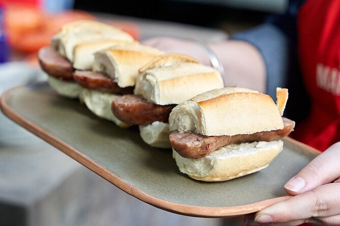 Join a Local Family Asado in Buenos Aires with Betty and Marcelo - Meeting people at the table