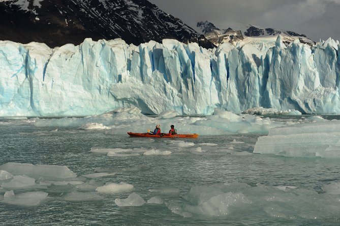 Kayak Experience to the Perito Moreno Glacier from El Calafate - Paddling from the iceberg beach