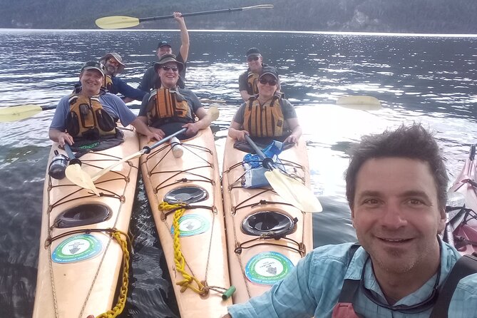 Kayak paddling adventure around Bariloche - The 9:00 am pickup and first hours