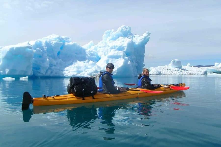 Kayak Perito Moreno Walkways lunch Transfer from Calafate - The guide and safety setup