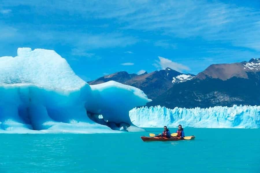 Kayak Perito Moreno Walkways lunch Transfer from Calafate - The journey from El Calafate