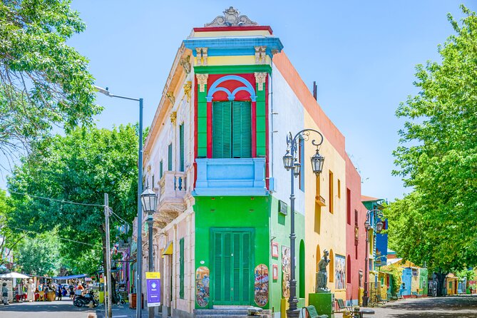 La Boca Walking Tour - The Bomberos square and La Boca’s public art