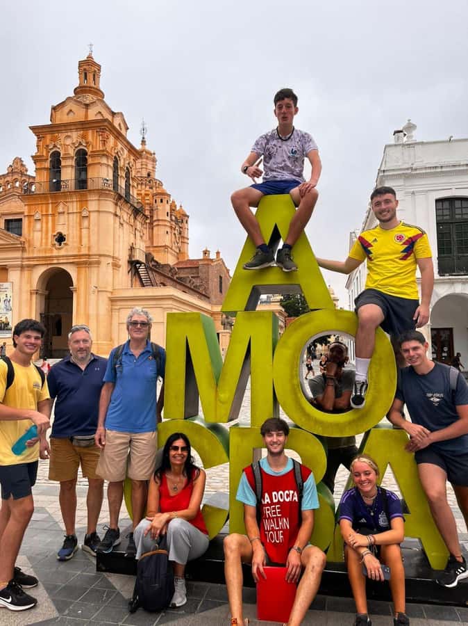 La Docta Free Walking Tour "Córdoba La Antigua". - Local sounds, tastes, and a social finish