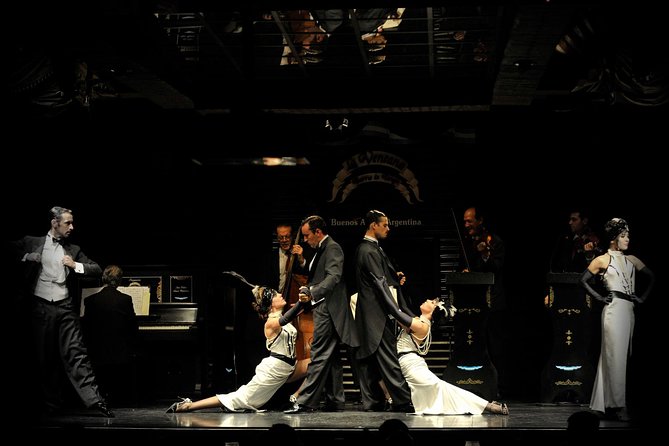 La Ventana Tango Show & Dinner with Optional Classic Bus Ride - The tango, music, and folk performances