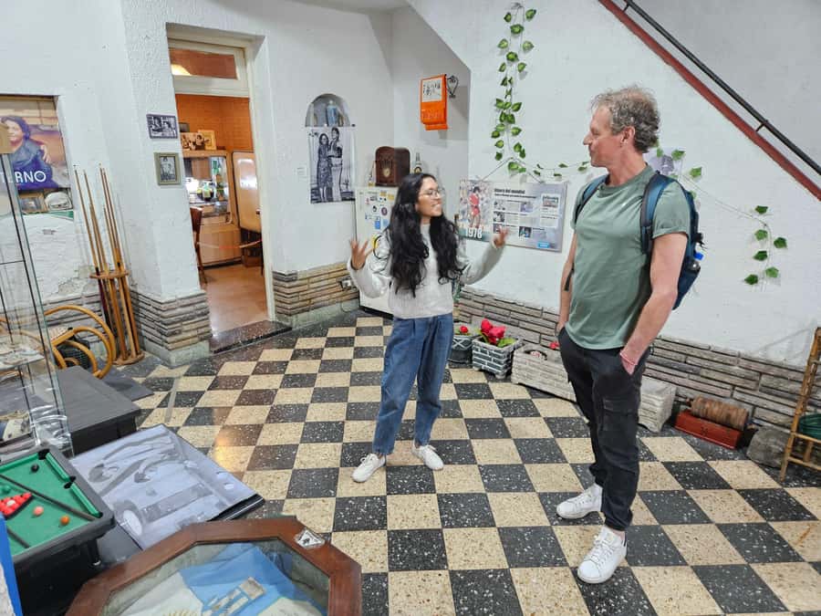 Maradona Tour: Murals, Chapel, Stadium, Museum, Casa D10S - Guides Sofia Ruiz and Juan add the local voice