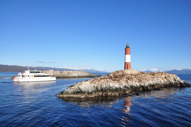 Martillo Island: Boat Trip to the Penguin Colony & Beagle Channel - Meeting at Ushuaia’s Tourist Port