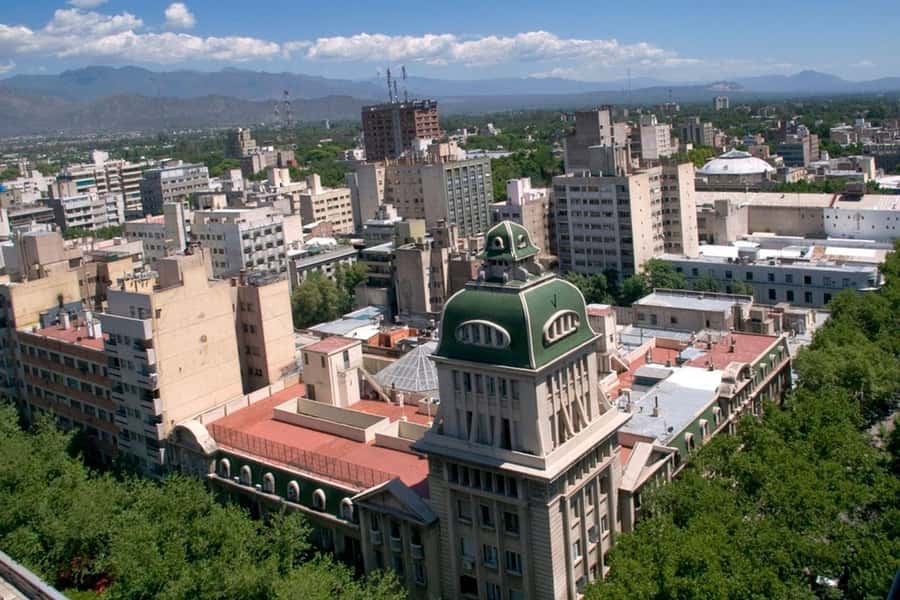Mendoza: City tour with visit to General San Martin Park - Pickup, language, and planning advice