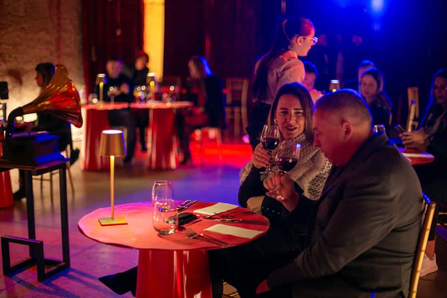 Mendoza: Tango Show with Dinner at Hualta Winery Hotel - A tango story from Buenos Aires to the 1940s