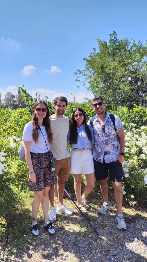 Mendoza: Top Wineries Guided Tour with Transportation - First and second stops: two tastings with a purpose