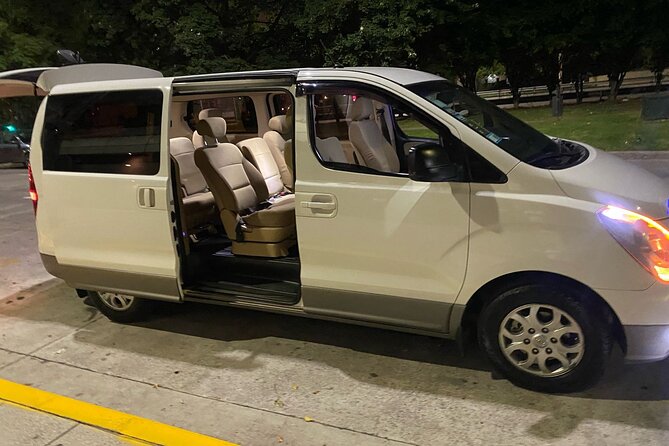 Minivan Transfer Ezeiza Aeroparque - A private arrival ride from Ezeiza or Aeroparque
