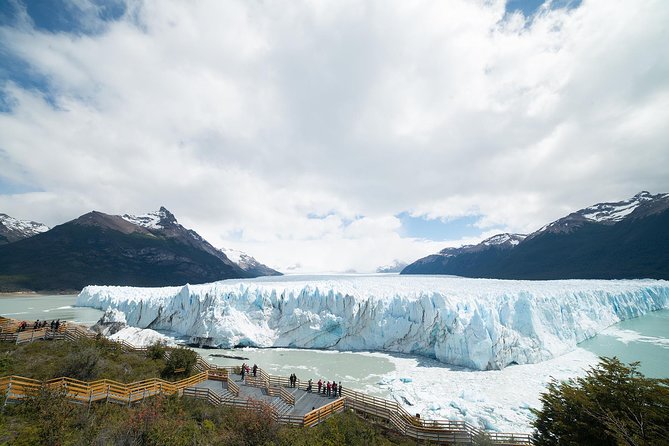 National Park - Perito Moreno Glacier - (Optional Nautic Safari) - Leaving El Calafate for the national park