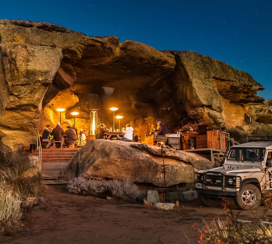 NATIVE EXPERIENCE - LAKES AND CAVERNS - From El Calafate to the Acantilado viewpoint