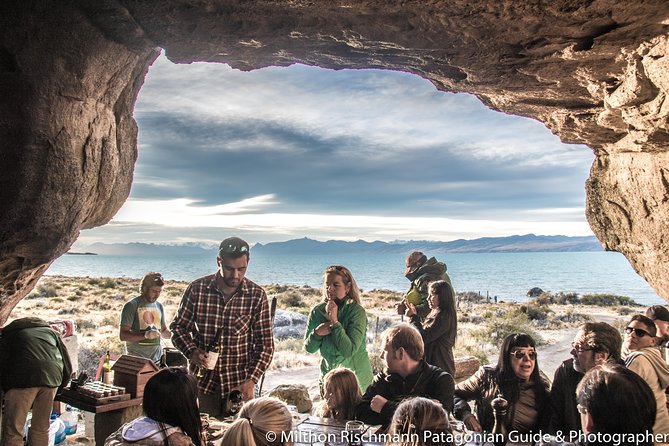 Nativo Experience - Lakes & Caverns - Punta Walichu and the faint ancient paintings
