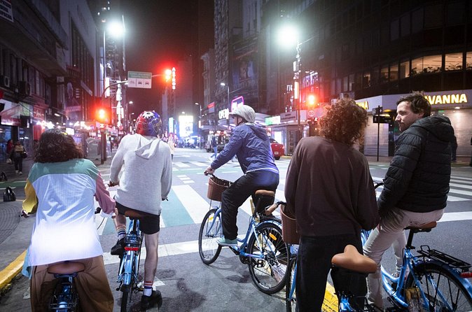 Night Bike Ride for small groups - Teatro Colón and the grand avenue approach