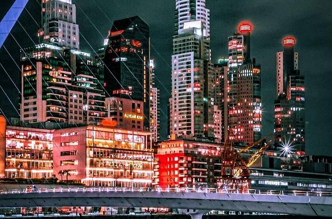 Night Experience in Buenos Aires with Local Guide - Corrientes Avenue, theaters, bookstores, and pizza