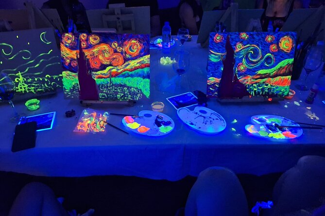 Painting My Own Starry Night at Buenos Aires FLUO - Obelisco Area - What the Buenos Aires FLUO class actually offers