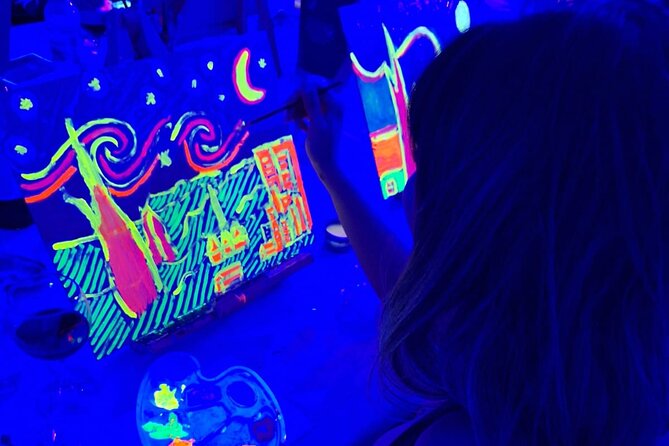Painting My Own Starry Night at Buenos Aires FLUO - Obelisco Area - Materials, color, and brush strokes