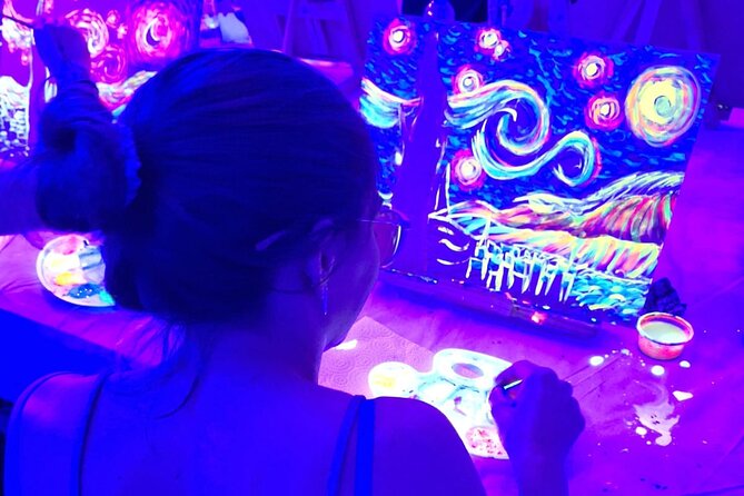 Painting My Own Starry Night at Buenos Aires FLUO - Obelisco Area - Natalia’s instruction is the main strength