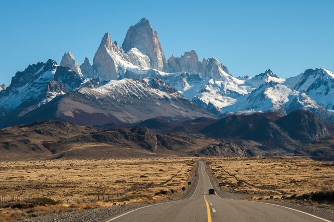 Patagonia 3 days: private tour Perito Moreno Glacier and El Chaltén - El Mirador de los Cóndores and the view toward Fitz Roy