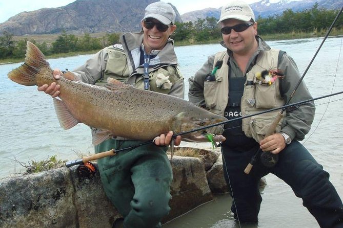 Patagonia Fly Fishing Experience in El Calafate (Small Groups) - Lake Argentino: grand scenery, difficult conditions