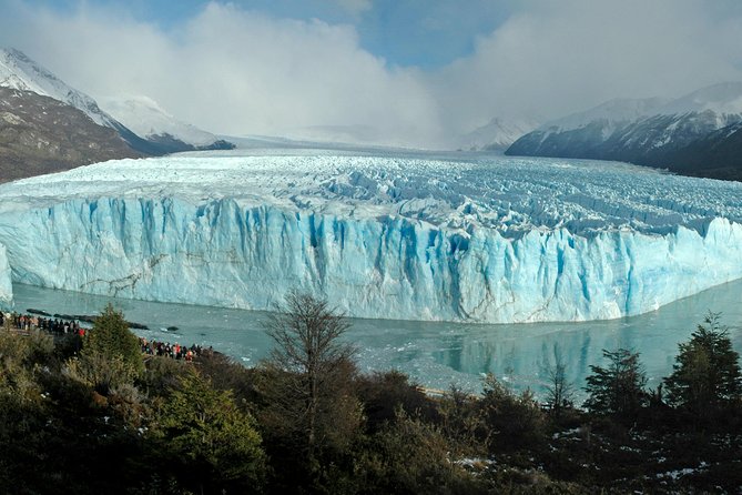 Perito Moreno Glacier Full Day Tour with optional Navigation - Guides, drivers, and group comfort