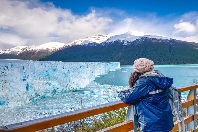 Perito Moreno Glacier Walkway Tour - The first view at Mirador de los Sigurs