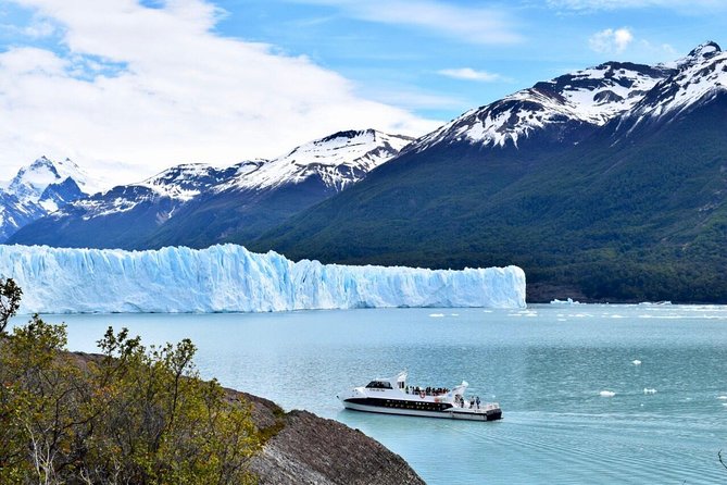 Perito Moreno Glacier with guide + GPS navigation Travel - Food, drinks, and the cost of the day
