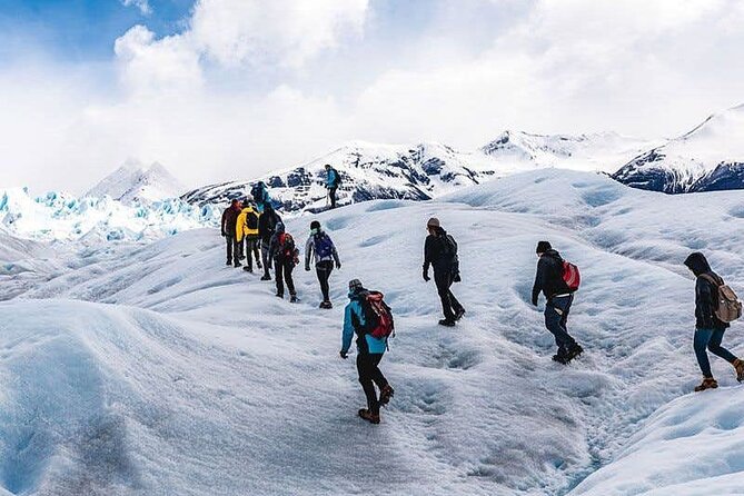 Perito Moreno Ice hike & walkways from El Calafate - Minitrekking - The boat crossing and first view of the ice