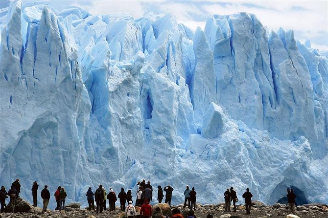 Perito Moreno Safari Nautico Including Footbridges Guided Tour - Fog, visibility, and the limits of the boat