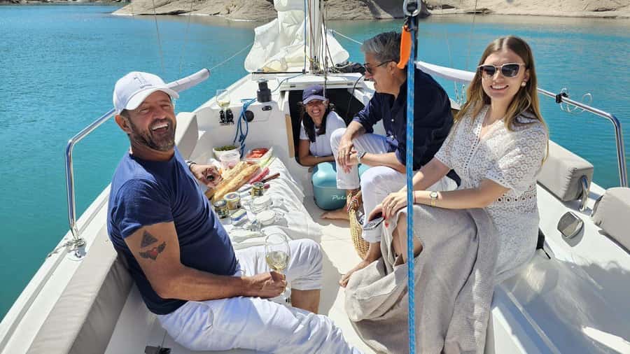 Potrerillos Lake Sailing Tour with Wine and Cheese - The 1.5-hour sail across Potrerillos Lake