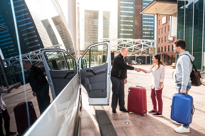 Private Airport Transfer (EZE Airport) - Who should book this airport transfer?