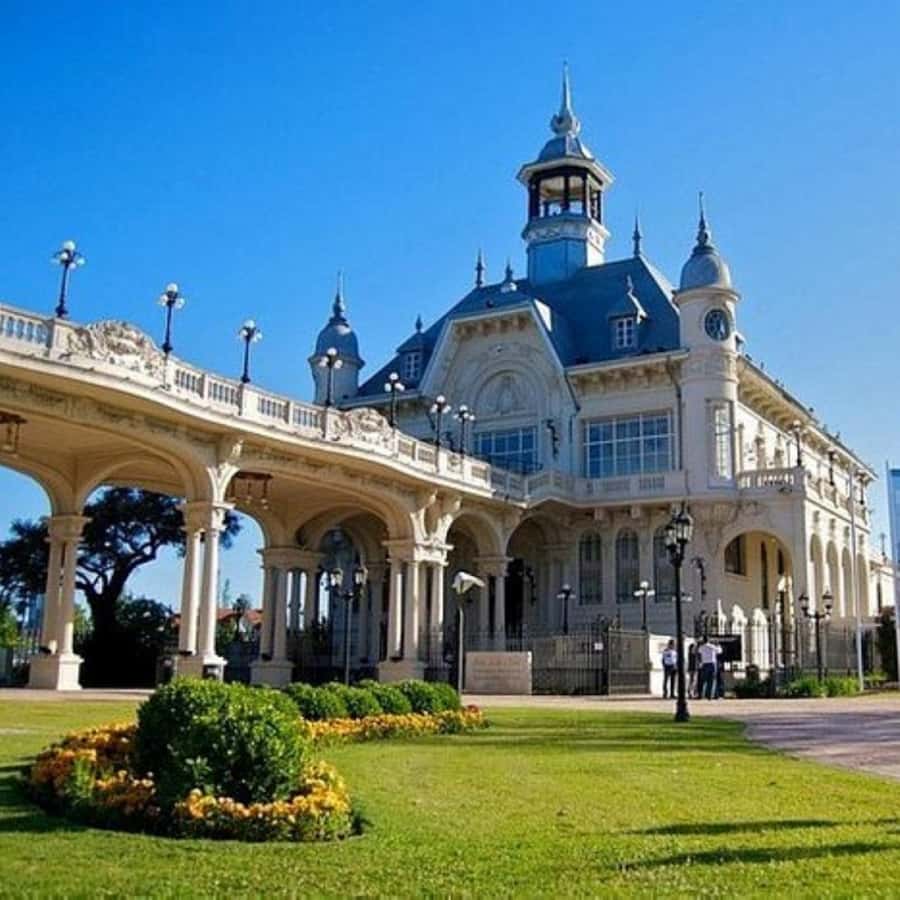 Private City Tour of Buenos Aires + Tigre Delta - El Ateneo Grand Splendid in 15 minutes