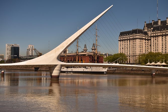 Private City Tour & Transfer to the International Airport - The broad avenue and the city’s opera tradition
