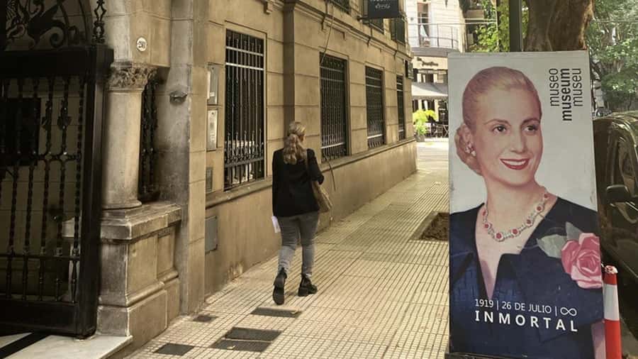 Private Evita and Peronism Historical Tour in Buenos Aires - How the private format affects the value