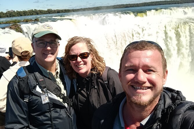 PRIVATE - iguazu falls in 1 day Brazil + Argentina + boat option - Border crossings and daily logistics