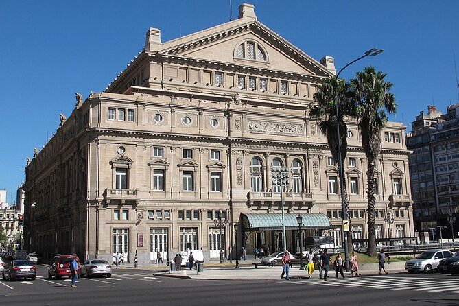Private Tour of the Amazing Historic Center of Buenos Aires - The Obelisco and Avenida 9 de Julio