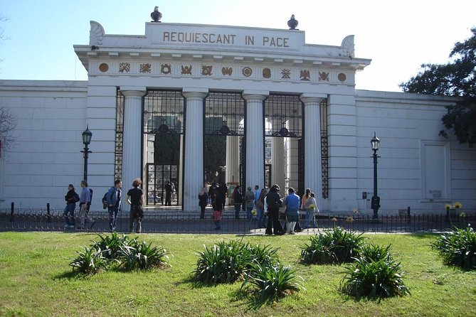 PRIVATE TOURS IN BUENOS AIRES - CITYTOUR with english speaking guide & driver - What the Private Car and Guide Add