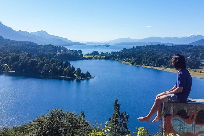 Private Transfer from Bariloche (BRC) Airport to Bahia López - Choosing between a premium car and a larger vehicle