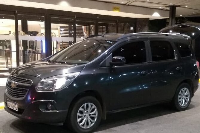 Private Transfer Jorge Newbery Airport to Hotel in Buenos Aires - Finding your driver inside the terminal