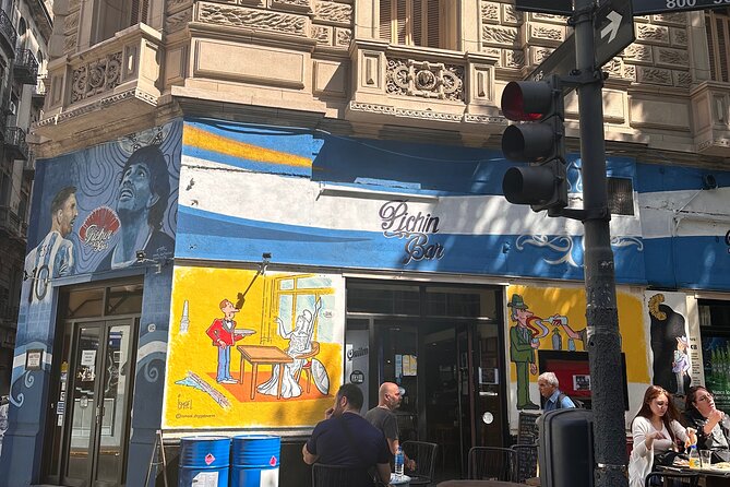 Private Walking Tour of Buenos Aires South Neighborhoods - Plaza Dorrego in ten minutes