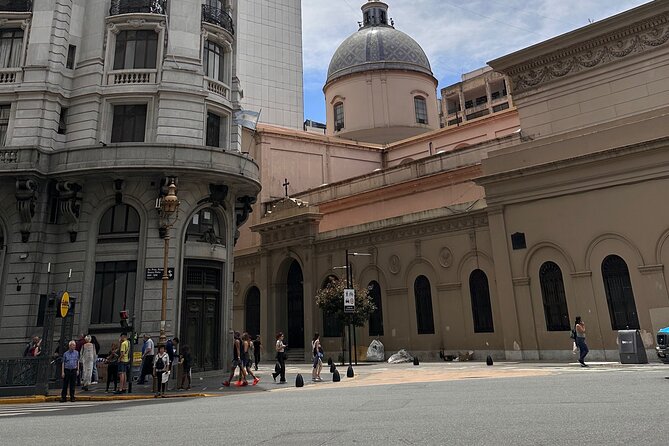 Private Walking Tour of Buenos Aires South Neighborhoods - Casa Rosada and the chance of a guard ceremony