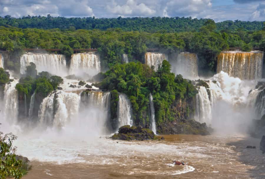 Puerto Iguazu: Argentine Falls & Great Adventure Boat - Who should book this experience