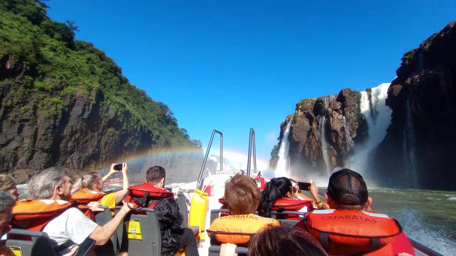 Puerto Iguazu: Argentine Falls & Great Adventure Boat - Upper and Lower circuits: your first close look at the falls