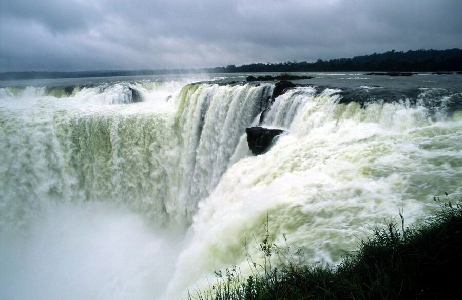 Puerto Iguazu: Argentine Falls & Great Adventure Boat - What the $177 price really covers