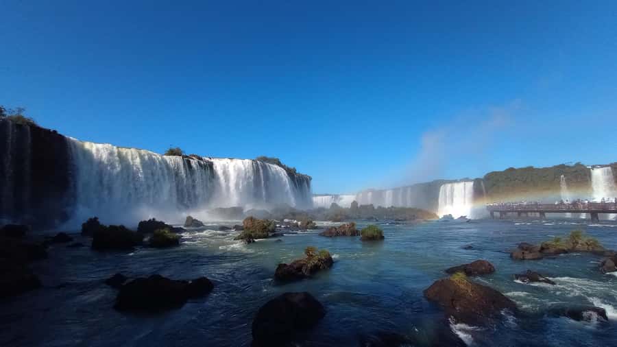 Puerto Iguazú: Brazilian Falls Half-Day Panoramic Tour - What the four-hour schedule really gives you