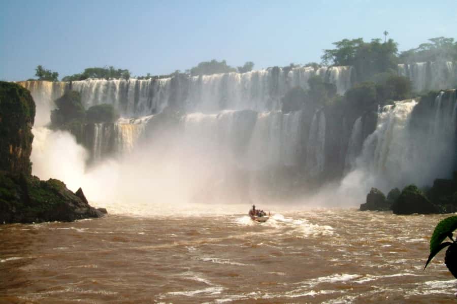Puerto Iguazú: Iguazú Falls Adventure with 4WD & Boat Ride - Key points to know before booking